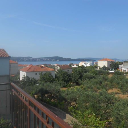 Apartment Luka โตรกีร์ ภายนอก รูปภาพ