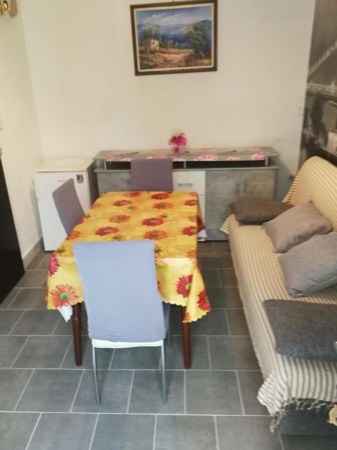 Apartment Luka โตรกีร์ ห้อง รูปภาพ