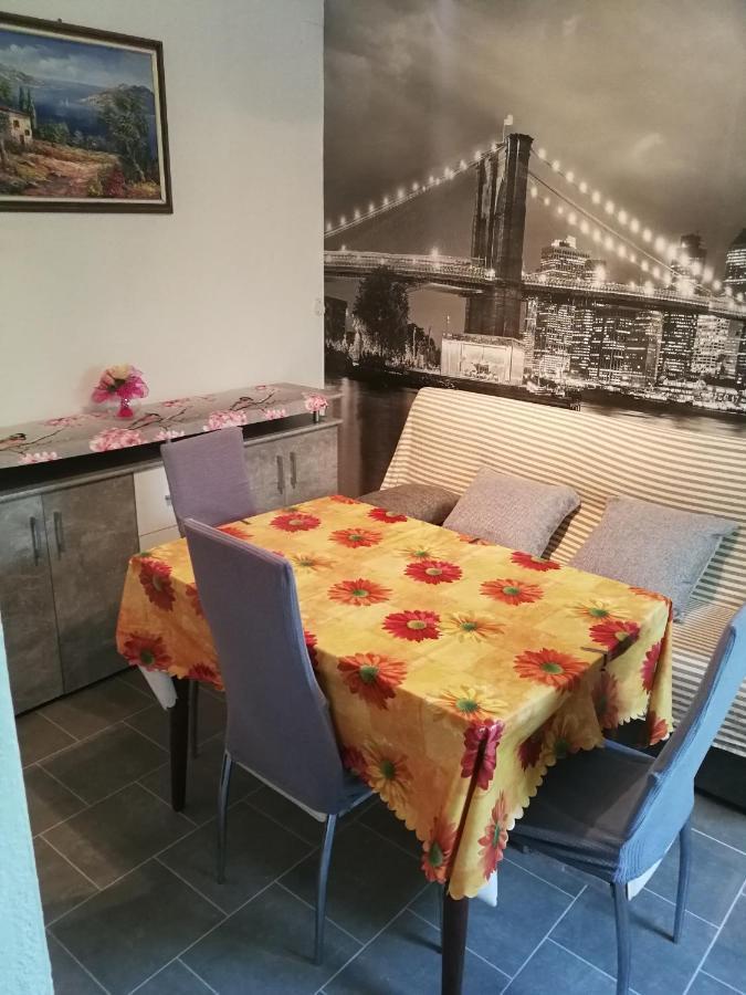 Apartment Luka โตรกีร์ ห้อง รูปภาพ