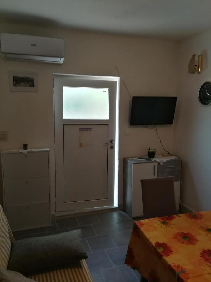 Apartment Luka โตรกีร์ ห้อง รูปภาพ