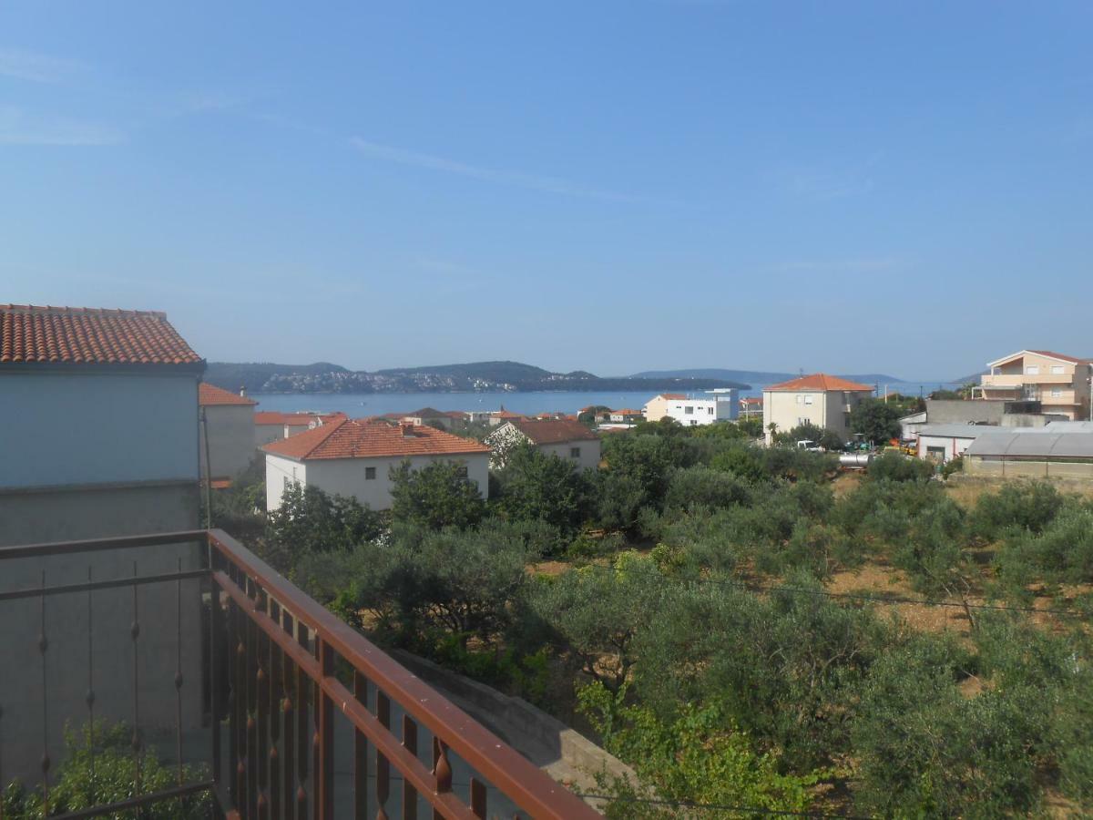 Apartment Luka โตรกีร์ ภายนอก รูปภาพ