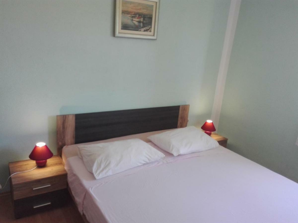 Apartment Luka โตรกีร์ ภายนอก รูปภาพ