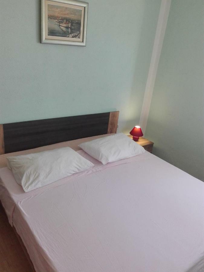 Apartment Luka โตรกีร์ ภายนอก รูปภาพ