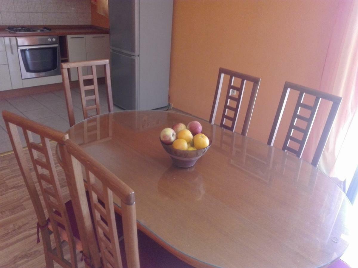 Apartment Luka โตรกีร์ ภายนอก รูปภาพ